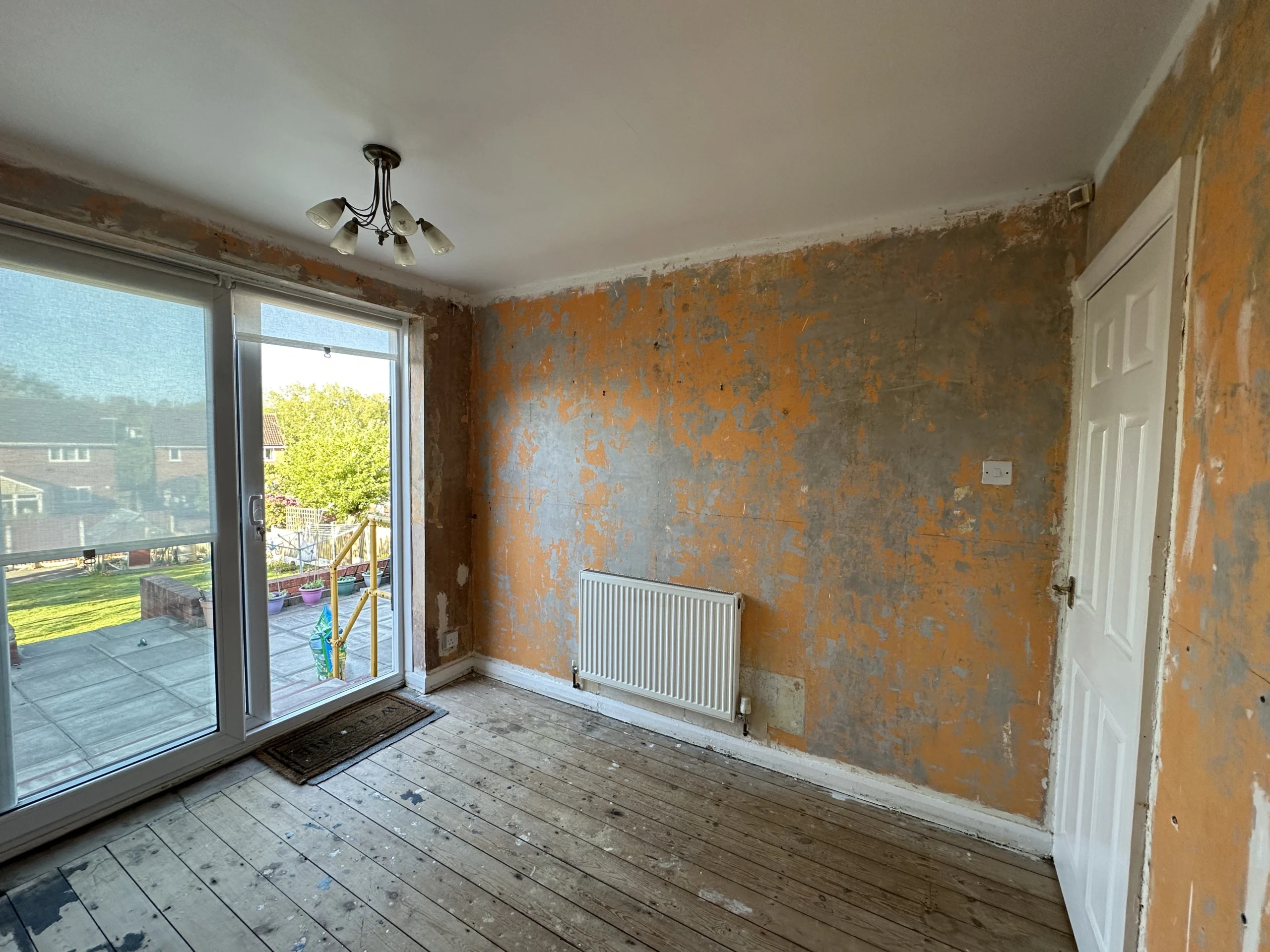 Existing room before load-bearing wall removal in WA3 residential property